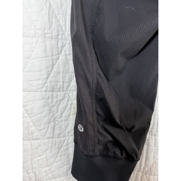 Lululemon Black knee length dance pants high rise pockets size 4 women - Picture 5 of 7
